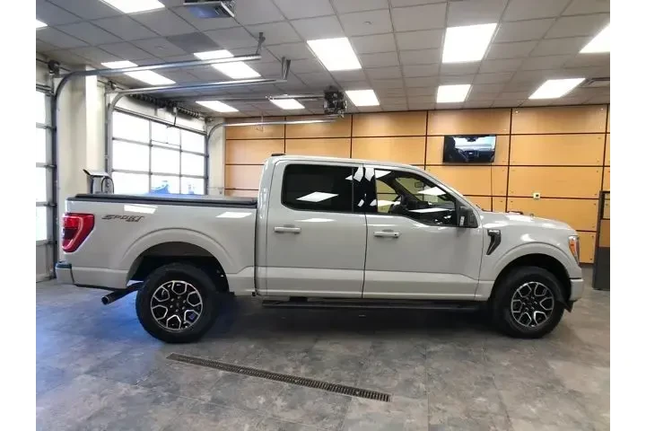 $38050 : Ford F-150 2023 4x4 XLT 4dr image 8