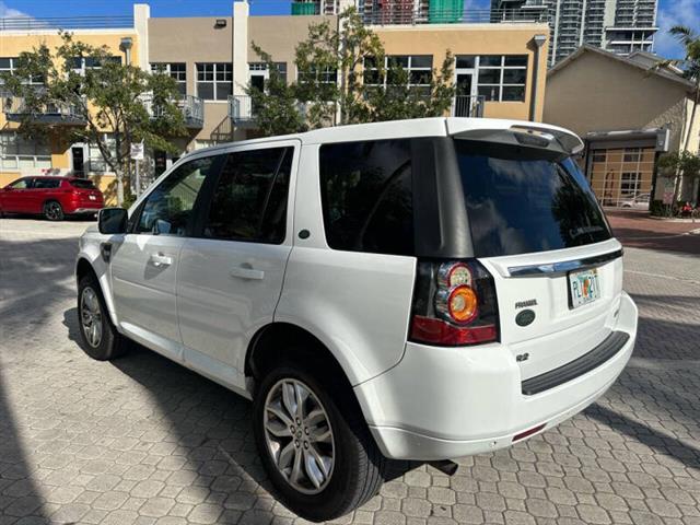 $7995 : 2014 Land Rover LR2 HSE LUX image 8