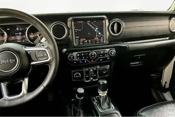 $34490 : Jeep Wrangler Unlimited 2022 image 6