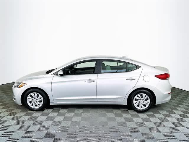 $9282 : PRE-OWNED 2017 HYUNDAI ELANTR image 6