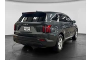 $23482 : Kia Sorento 2023 LX 4dr SUV thumbnail