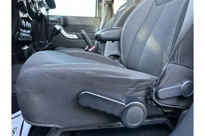 $20996 : Jeep Wrangler Unlimited 2015 image 4