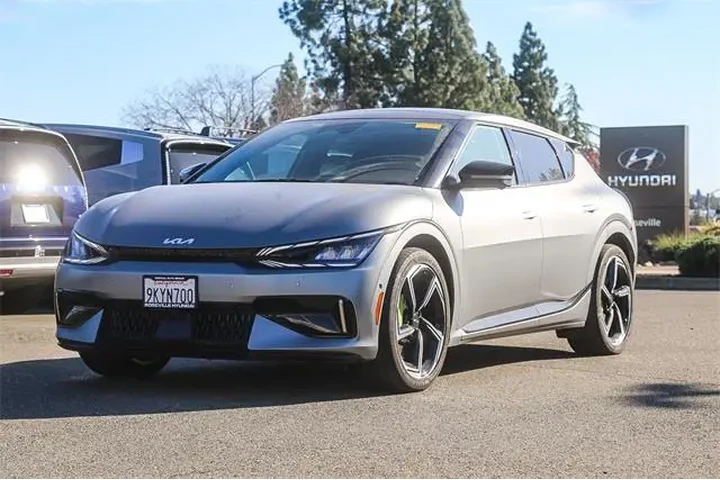 $30992 : Kia EV6 2023 AWD GT 4dr Cros image 1