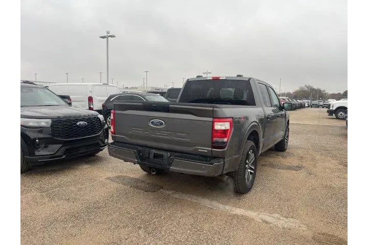 $28759 : Ford F-150 2023 4x2 XL 4dr S image 2