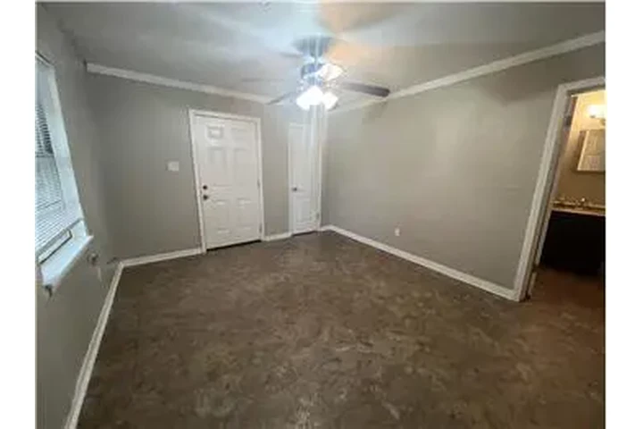 $550 : Rental property with 0 bedro image 5