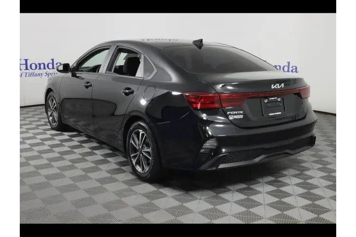 $19875 : Kia Forte 2023 LXS 4dr Sedan image 5