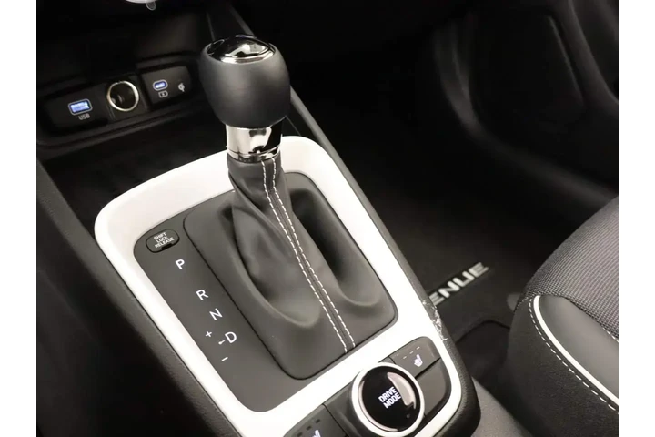 $20499 : Hyundai VENUE 2025 Limited 4 image 8