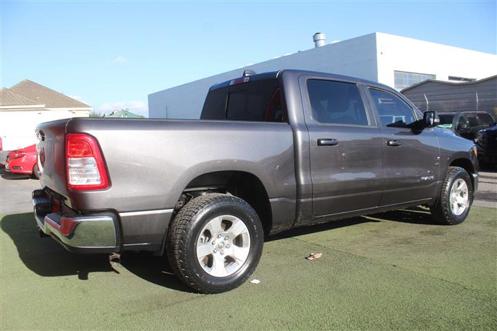 $32999 : 2022 RAM 1500 BIG HORN image 4