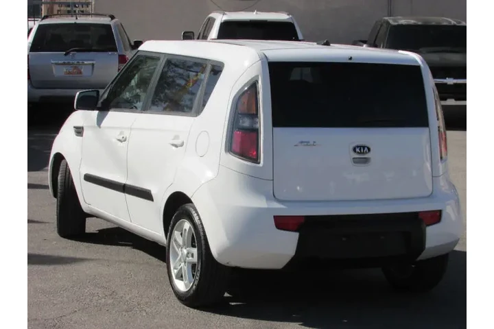 $6995 : 2011 Soul + image 7