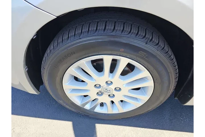 $10995 : 2010 Sienna LE 7-Passenger image 9