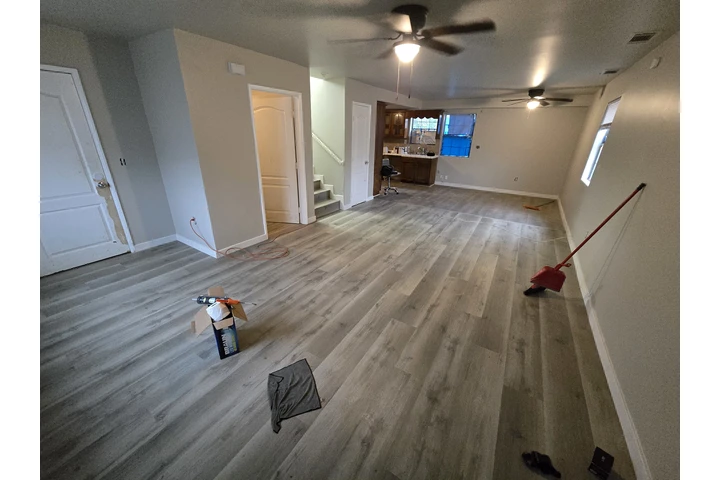 Pisos laminados y de vinyl image 2