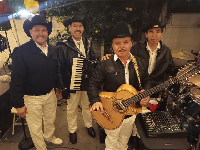 GRUPO NORTEÑO LOS INDIFERENTES image 2