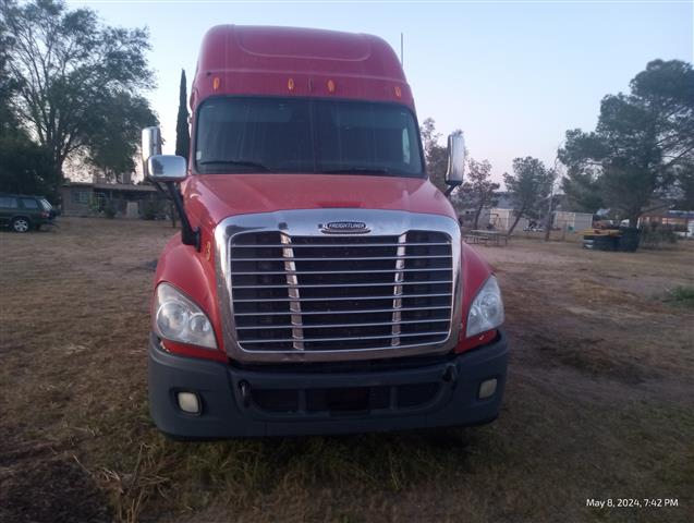 $10 : 2013 FREIGHTLINER CASCADIA image 1