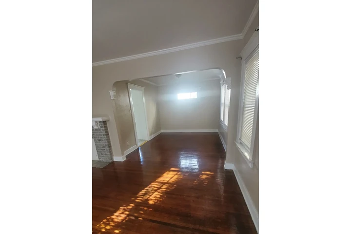 $1950 : Apartment/ Duplex for rent image 2