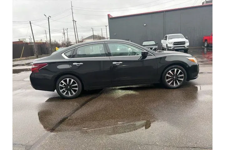 $10995 : Nissan Altima 2018 2.5 SV 4d image 5