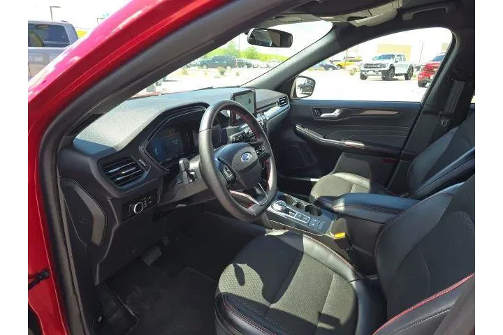 $33255 : Ford Escape 2025 AWD ST-Line image 10