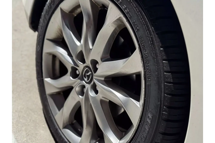 2016 MAZDA MAZDA3 image 1