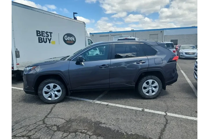 $27200 : Toyota RAV4 2024 AWD LE 4dr image 5