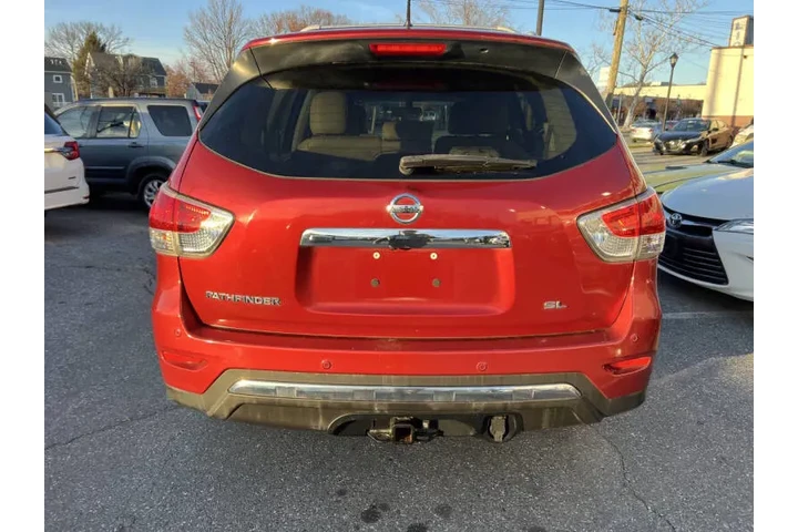 $7900 : 2014 Pathfinder SL image 6