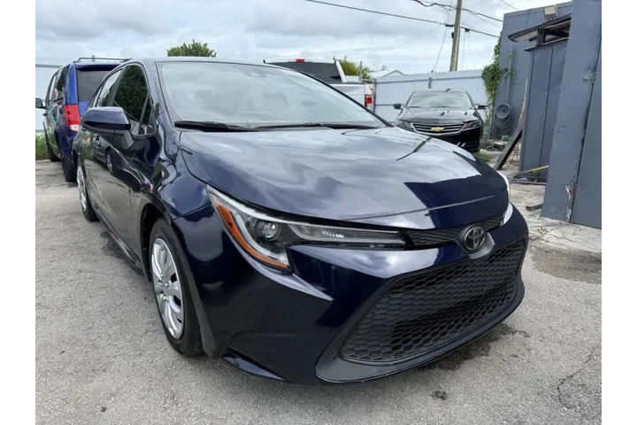 $9850 : 2020 Corolla LE image 1