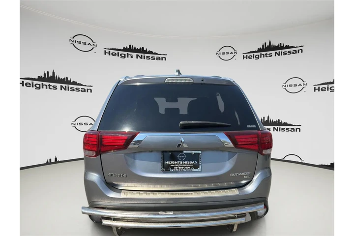 $18790 : Mitsubishi Outlander 2019 AW image 4