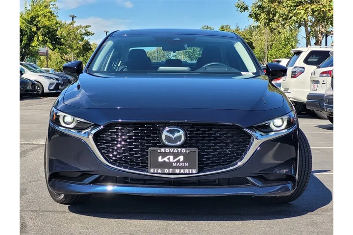 $21899 : 2019 3 Premium image 2