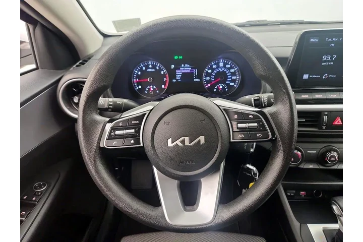 $20998 : Kia Forte 2023 LXS 4dr Sedan image 10