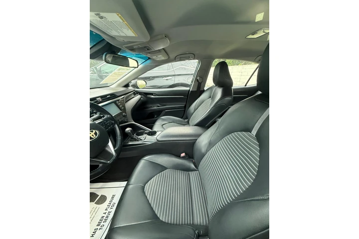 $18000 : 2019  Camry SE. image 1