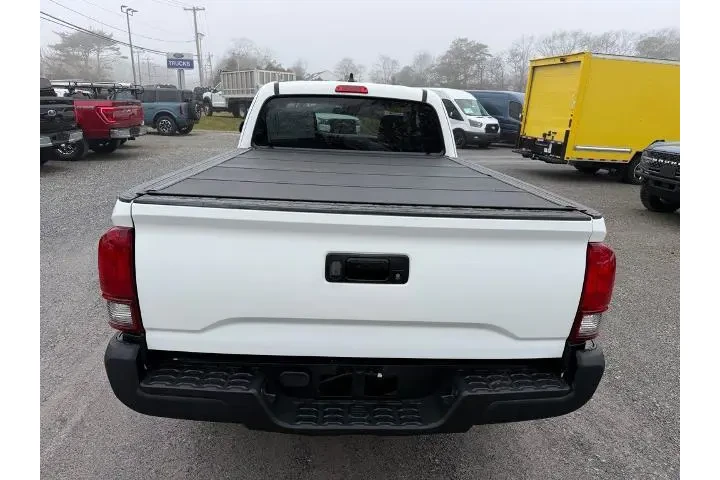 $28700 : Toyota Tacoma 2023 4x2 SR 4d image 8