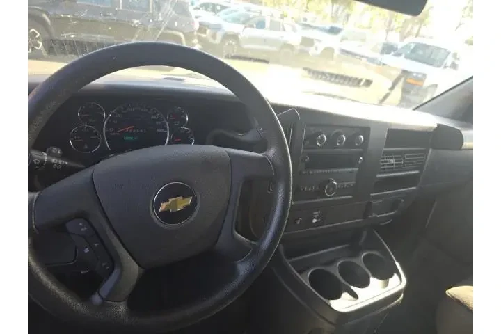 $25995 : Chevrolet Express 2022 2500 image 7