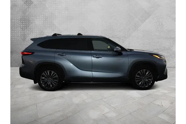 $31987 : Toyota Highlander Hybrid 202 image 3
