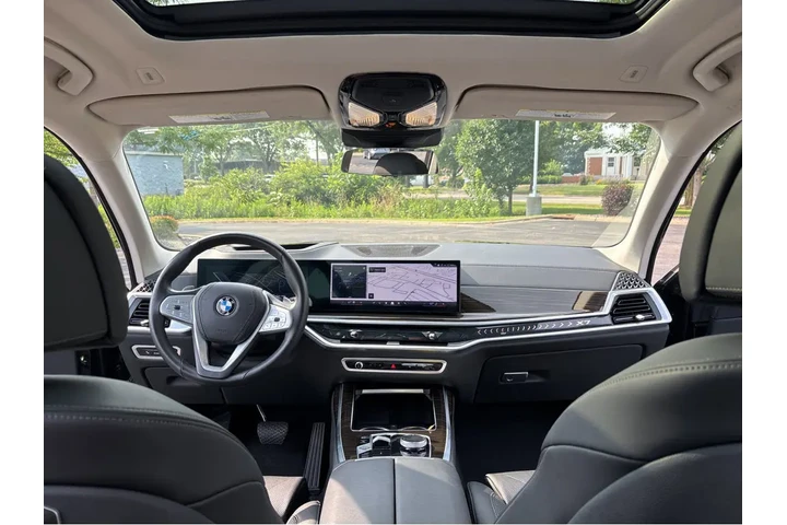 $58996 : 2024 X7 xDrive40i image 3