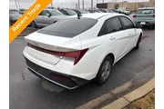 $19999 : Hyundai ELANTRA 2024 SE 4dr thumbnail
