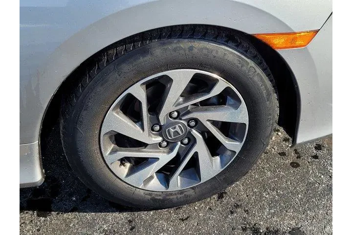 $15998 : Honda Civic 2019 LX 2dr Coup image 9