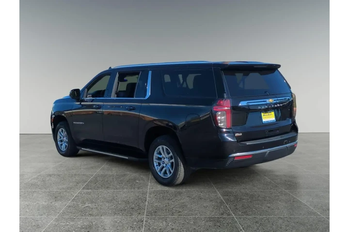 Chevrolet Suburban 2024 4x4 image 3