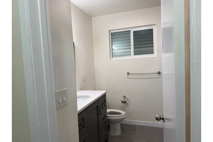 $1280 : Anaheim - 3 Bed Renta image 6