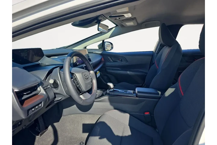 $35500 : Toyota Prius Plug-in Hybrid image 9