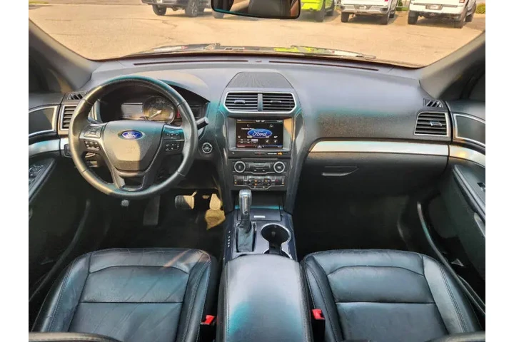 $16495 : 2016 Explorer XLT image 5