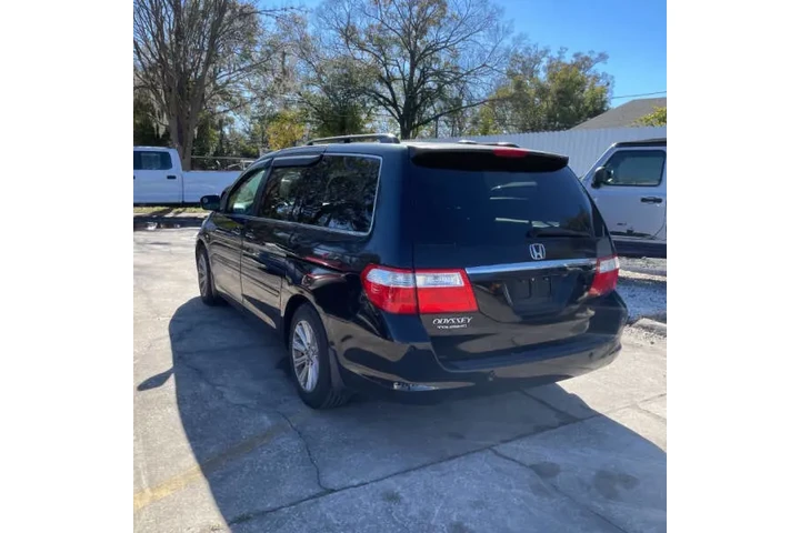 $2300 : 2007 Odyssey Touring w/DVD w/ image 4