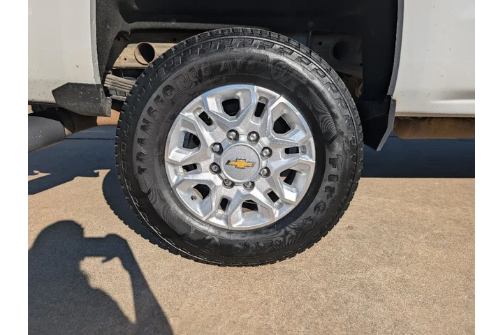 $36995 : 2019 Silverado 2500HD image 9