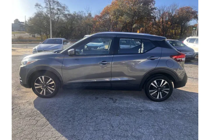 $8999 : 2020 Kicks SV image 9