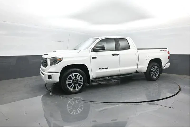 $28859 : Toyota Tundra 2019 4x4 SR5 4 image 4