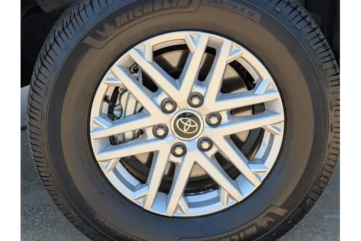 $35999 : Toyota Tundra 2024 4x4 SR5 4 image 10