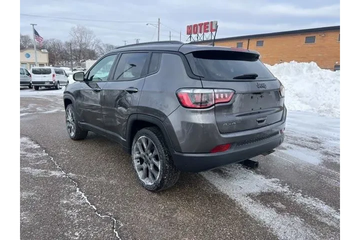 $17904 : Jeep Compass 2021 4x4 80th A image 6