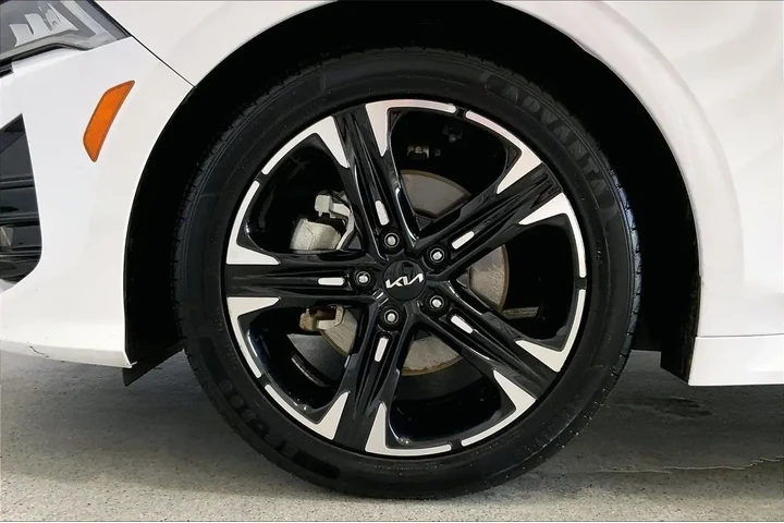 $23511 : Kia K5 2023 GT-Line 4dr Seda image 8