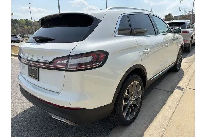 $36380 : Lincoln Nautilus 2022 AWD Re image 5