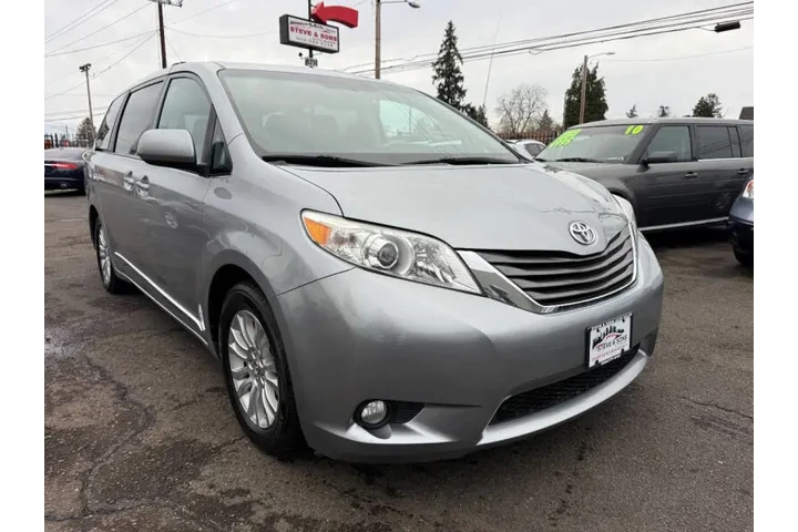 $8495 : 2013 Sienna XLE 7-Passenger A image 4