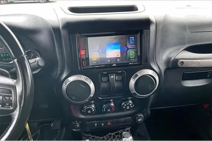 $13991 : Jeep Wrangler 2013 4x4 Sport image 9