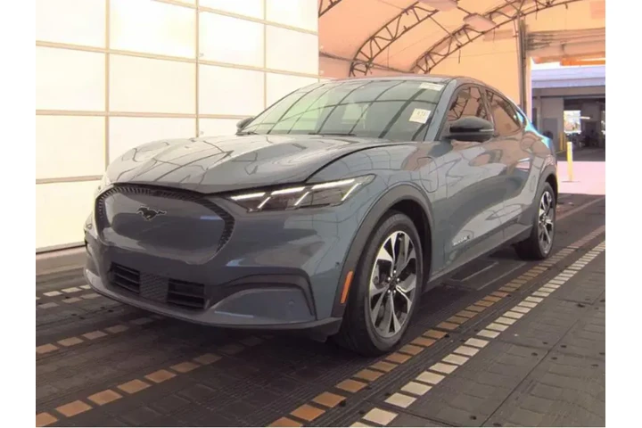 $27299 : Ford Mustang Mach-E 2024 AWD image 2