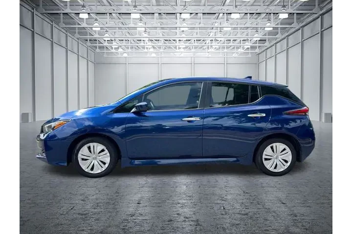 $13995 : Nissan LEAF 2023 S 4dr Hatch image 4